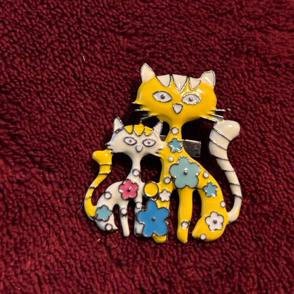 Vintage Style Enamel Cat Brooch Yellow White Floral Kitten Pin Jewelry